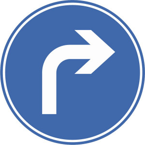 Vorgeschriebene Fahrtrichtung rechts